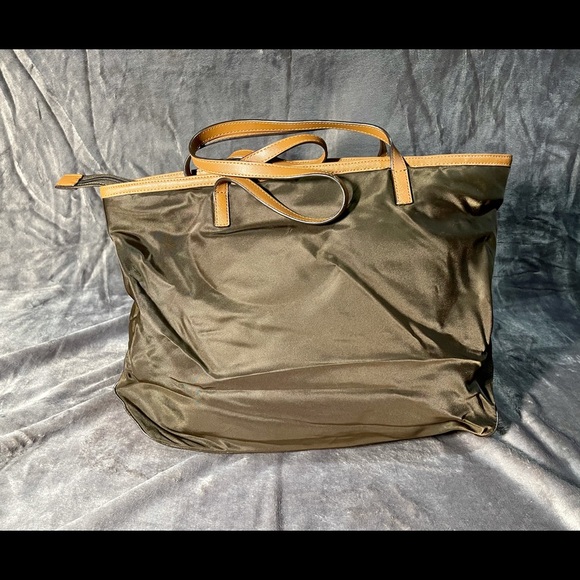 Michael Kors Kempton nylon tote - Picture 3 of 4